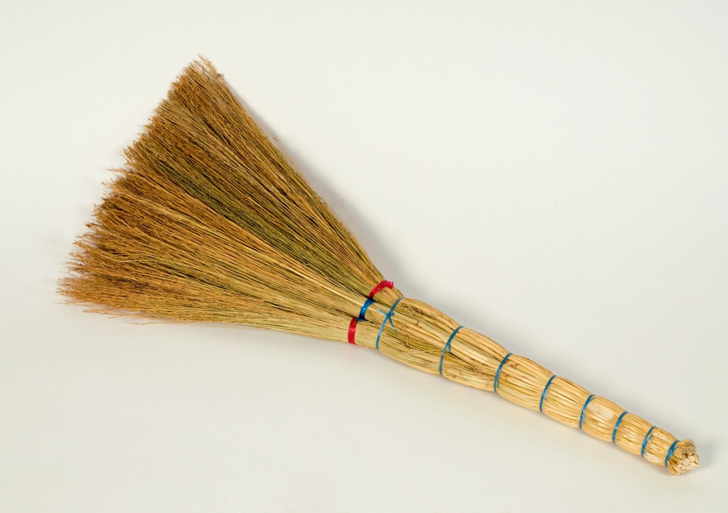 веник из сорго с ниткой