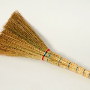 веник из сорго с ниткой